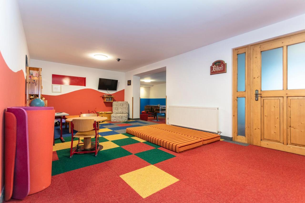 Klawunn Hotel & Apartement Kaprun Buitenkant foto