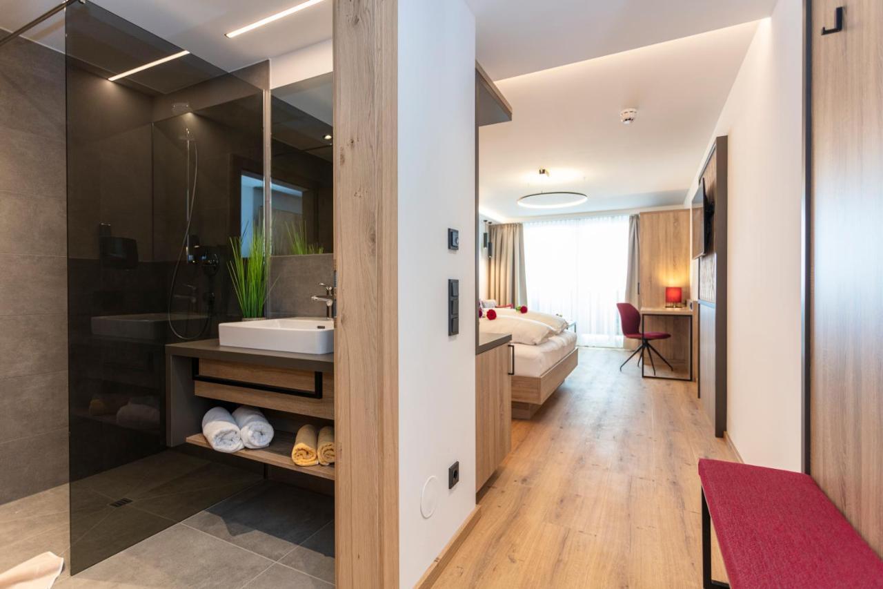 Klawunn Hotel & Apartement Kaprun Buitenkant foto