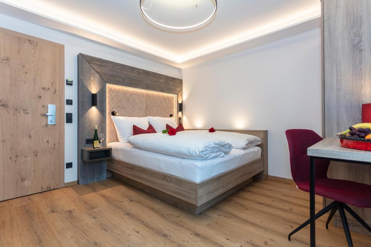 Klawunn Hotel & Apartement Kaprun Buitenkant foto