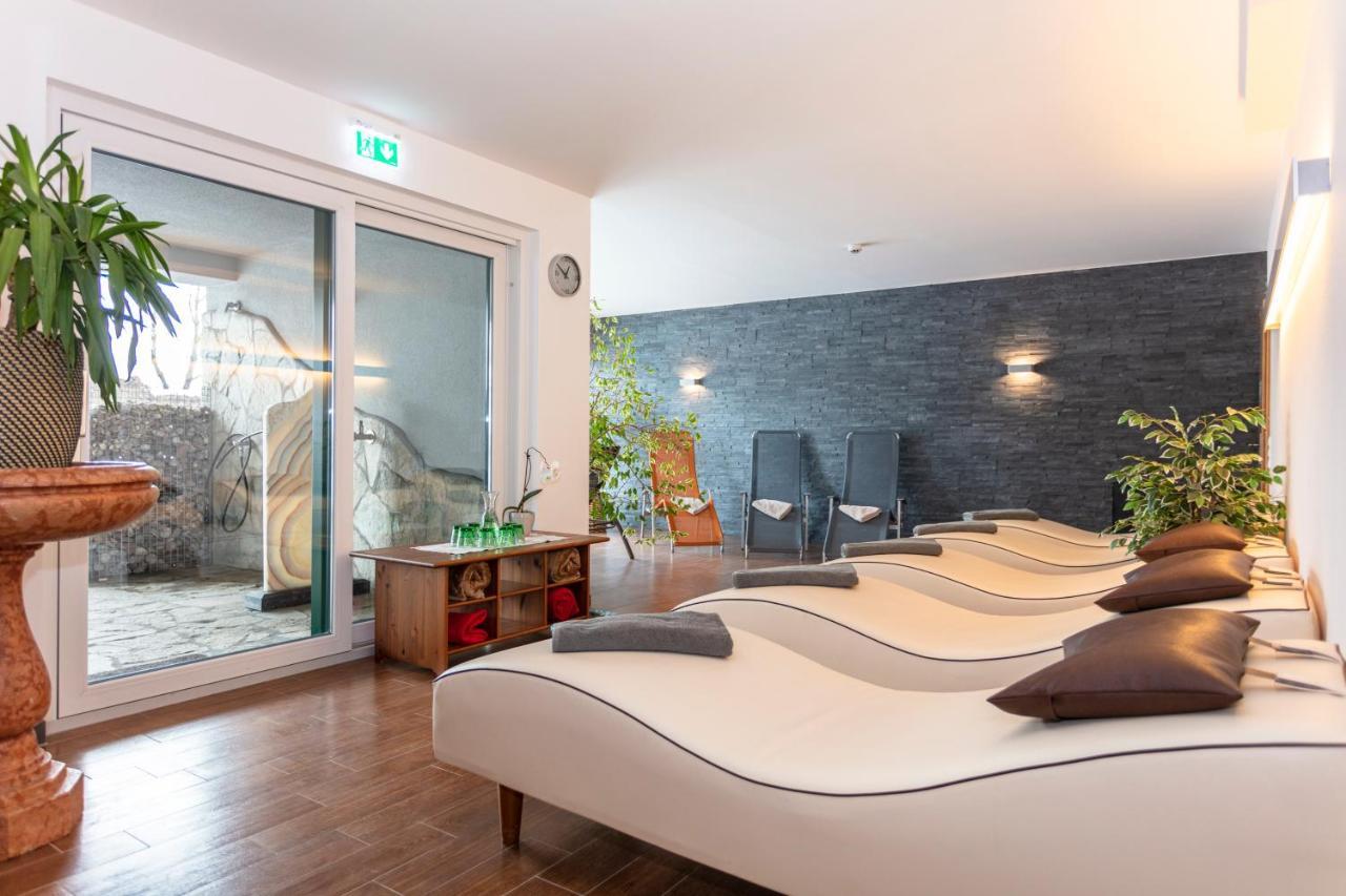 Klawunn Hotel & Apartement Kaprun Buitenkant foto