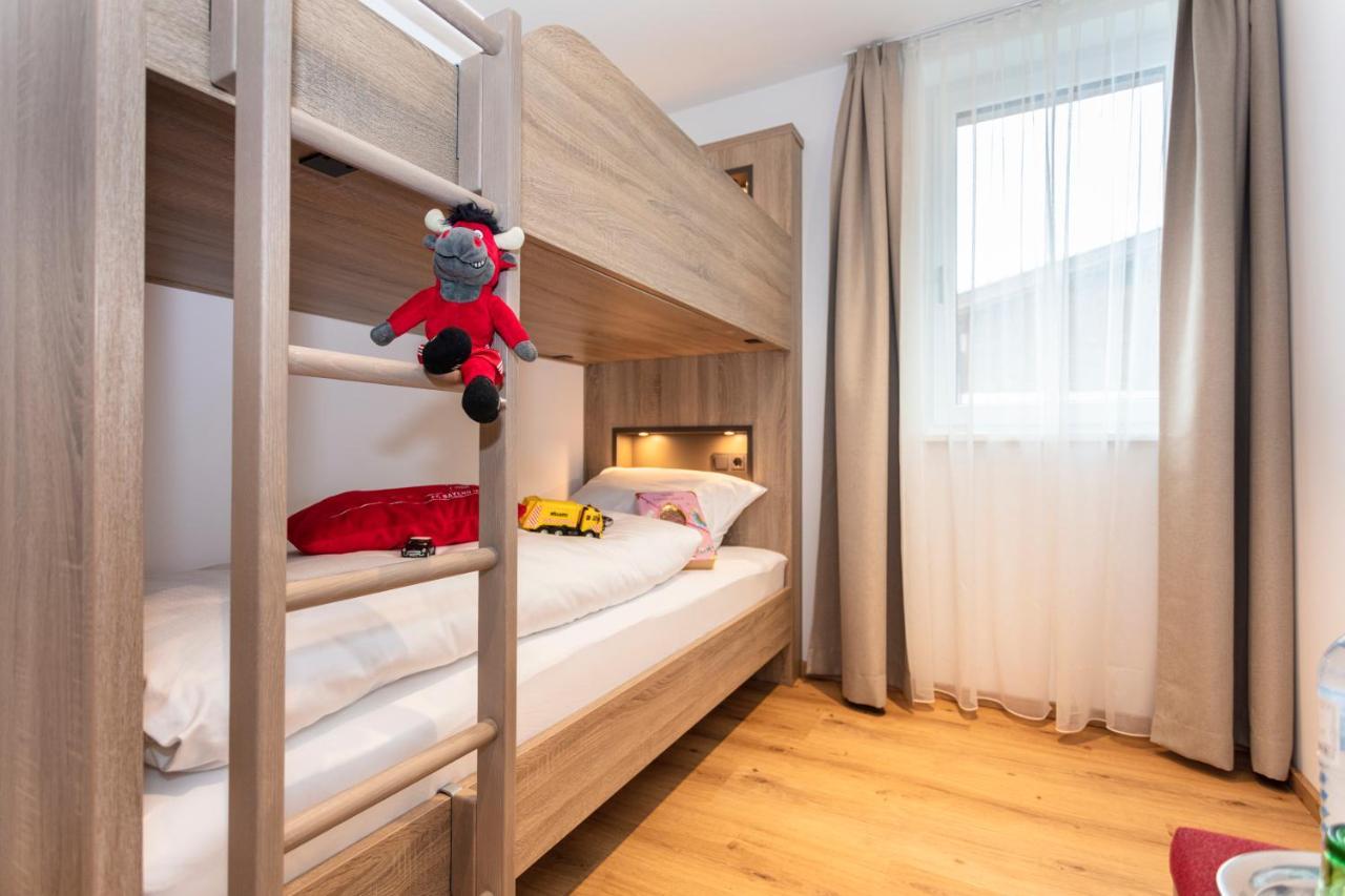 Klawunn Hotel & Apartement Kaprun Buitenkant foto